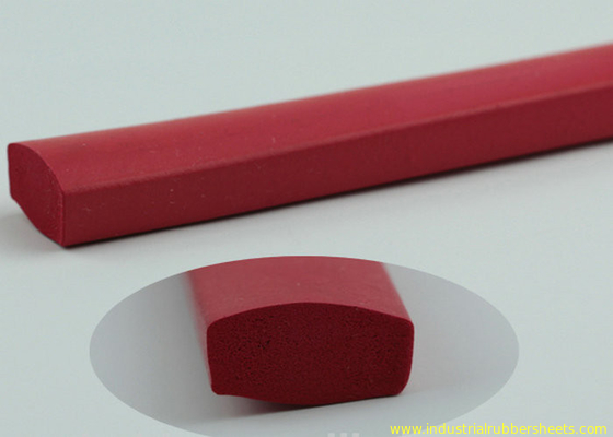 A extrusão personalizada da esponja do silicone, listra da espuma do silicone produzida perto expulsa ou corte