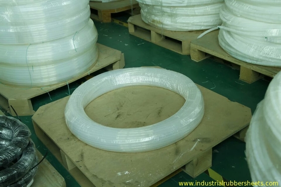 O branco industrial da categoria moldou a superfície tubo/100% lisa da tubulação do Virgin PTFE de PTFE