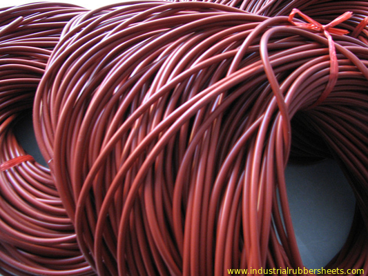 Resistência à tração 7.5-9.8Mpa do cabo da borracha de silicone da resistência de óleo da cor vermelha
